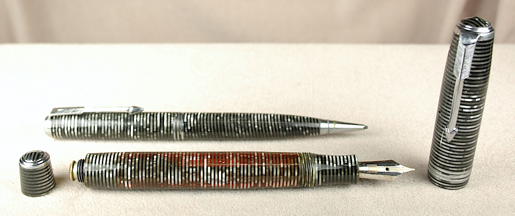 Vintage Pens: 4525: Parker: Vacumatic